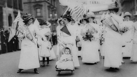 HAPPENS TODAY: 99 years ago women's right to vote in the US