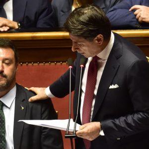 Conte processa Salvini e annuncia le dimissioni: “Il Governo è finito”
