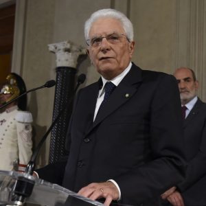 La crisis se enreda: Mattarella quiere "decisiones claras" para el martes, sino elecciones