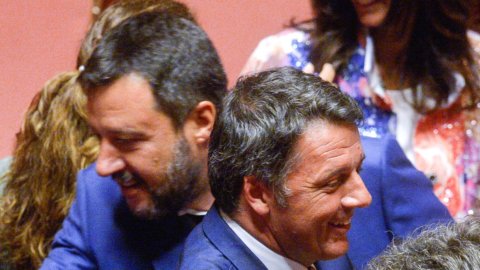 Salvini: "Saya akan melakukannya lagi". Renzi: "Kamu telah gagal"