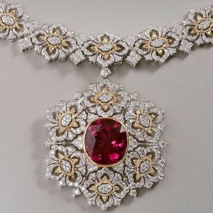 Richemont Çinlilerden Buccellati mücevherleri satın alıyor
