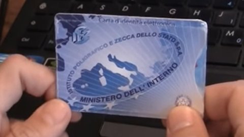 O Bilhete de Identidade Electrónico? Para obtê-lo, fazemos isso