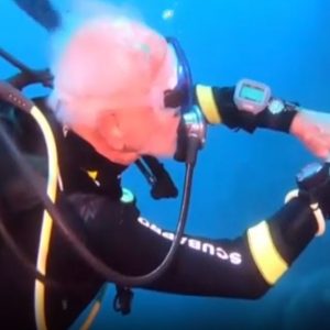 Buceo, el buceador más viejo del mundo tiene 96 años