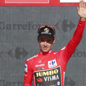 Vuelta: Roglic vence contra-relógio e conquista a camisola vermelha