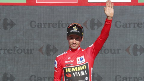 Vuelta: Roglic نے ٹائم ٹرائل جیت لیا اور سرخ جرسی کو فتح کیا۔