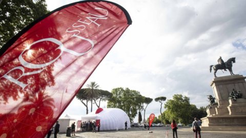 M5S, referendum Rousseau: vince il Sì a Draghi con il 59,3%