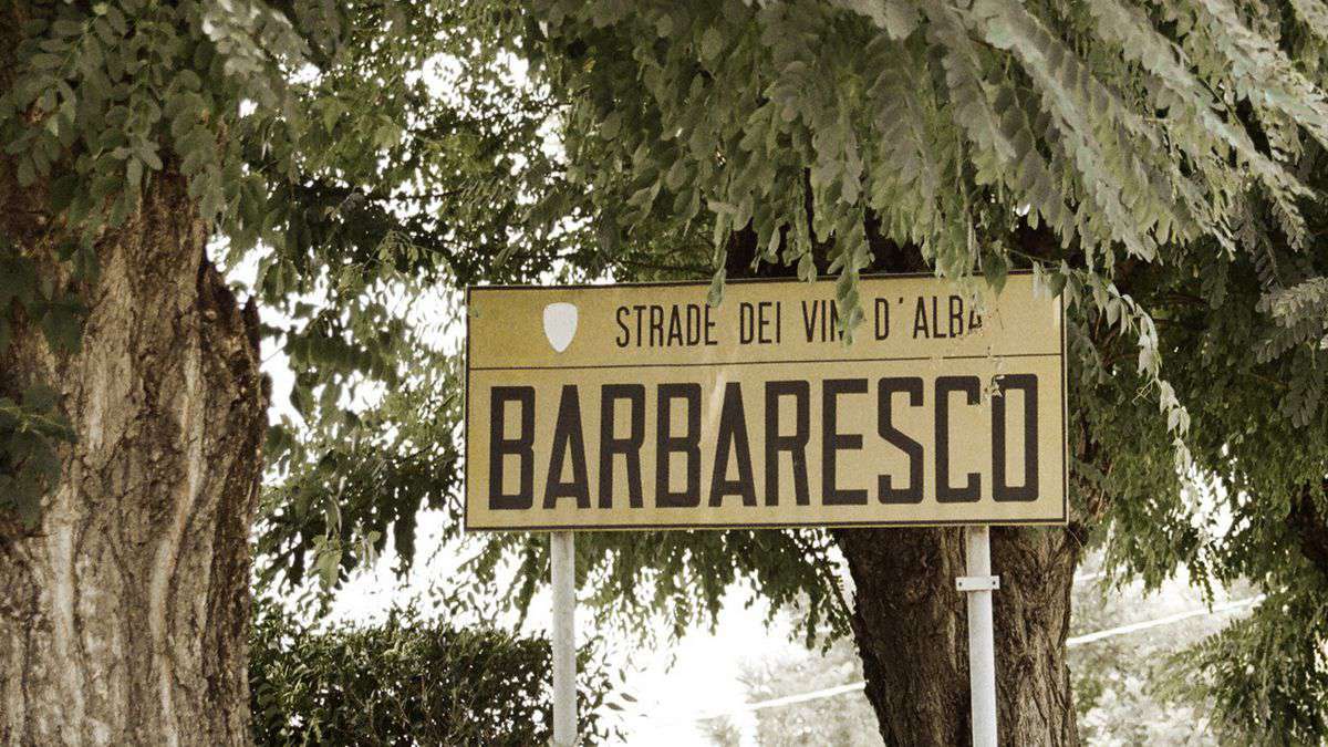 Panneau de signalisation de Barbaresco