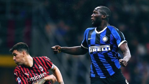 Inter-Milan sarà Lukaku contro Ibra. Lazio: occasione fallita