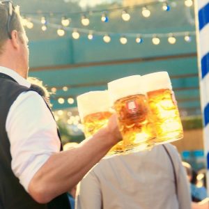 Oktoberfest، بیئر زیادہ مہنگا ہے لیکن اس کی کھپت بند نہیں ہوتی