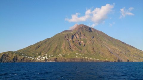 Islas Eolias, turismo 4.0 gracias a la fibra óptica