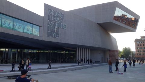 L'alphabet vert du Pape François au Maxxi