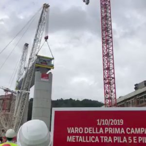 Genova, nasce il nuovo ponte ma Conte: “Revoca concessioni”