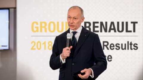 Renault, the board fires CEO Bolloré and the stock runs