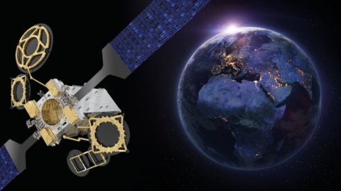 Broadband via satelit: Buka perjanjian Fiber-Telespazio