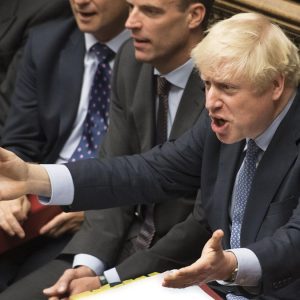 Brexit, legge viola accordo con l’Ue: 5 ex Premier contro Johnson