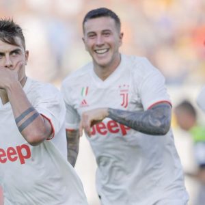 Juve terjebak di Lecce tapi Inter tidak memanfaatkannya