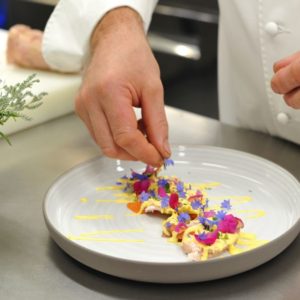 Receita de Agostino Buillas: Mil-folhas de coelho Morgex e truta de salmão