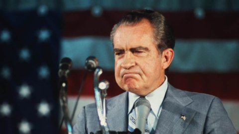 Super dollar and gold down: August 2021 reminds Nixon of 50 years ago