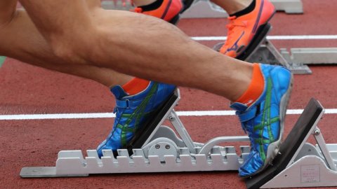 Borsa, Mailand läuft allein. Sprint von Stm, Hera und Banken schneiden gut ab