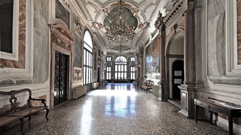 Seni dan Puisi di Benedetto Conservatory of Music di Venesia