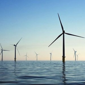 Eolico offshore: Saipem completa in Normandia un parco da 500 Megawatt. Più di 700 mila persone riceveranno energia dal vento.