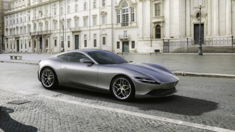 Ferrari taglia le stime sul 2020, titolo in altalena
