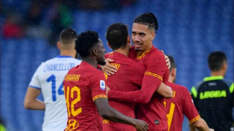 Serie A, Roma y Lazio vuelan a zona de Champions