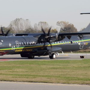 लियोनार्डो ने गार्डिया डि फिनान्ज़ा को दो विमान सौंपे