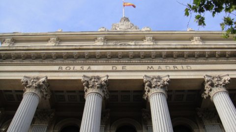 Borsa Madrid, sfida tra Parigi e Zurigo. Auto in calo