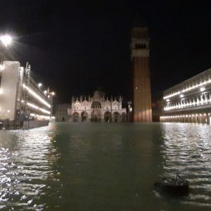 Venise, alerte : marée haute de près de 2 mètres, San Marco inondé