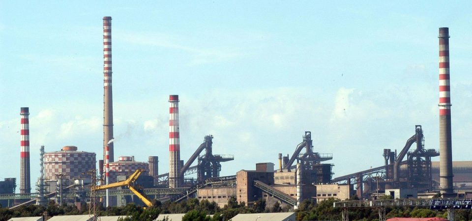 Ex Ilva di Taranto: la sua storia è davvero l’autobiografia degli italiani?