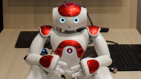 Energia, il robot Nao ci aiuta a spendere meno