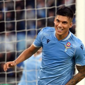 Roma dan Lazio mempertahankan area Liga Champions tetapi Napoli menekan