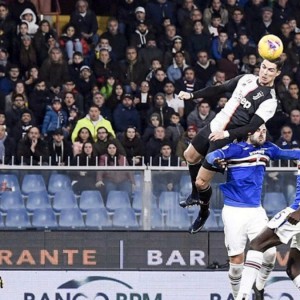 Cristiano Ronaldo manda la Juve in cielo: gol da cineteca