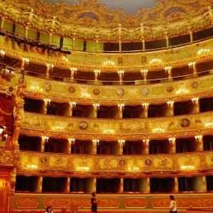 TERJADI HARI INI – Venesia, Teatro La Fenice: kebakaran pertama 183 tahun lalu