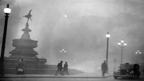 C'EST ARRIVÉ AUJOURD'HUI - Le "Great Smog" frappe Londres en 1952