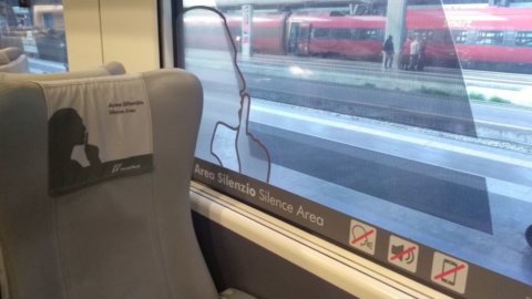 Treni e silenzio, un paradosso tutto italiano