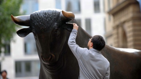 La  Borsa ritrova la carica, Wall Street aiuta