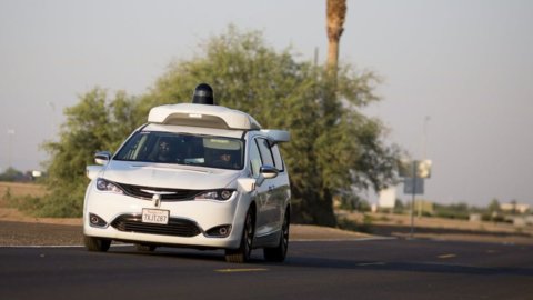 Google, in Arizona il taxi è già senza conducente