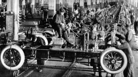 ACCADDE OGGI – Nel 1914 nasce la giornata lavorativa di 8 ore