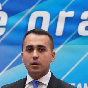 M5S, Di Maio getta la spugna: non è più il capo politico