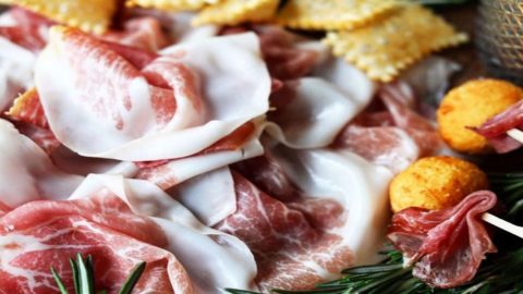 Salumi italiani: ne consumiamo 17 kg a testa, Emilia Romagna e Toscana in testa per prodotti di qualità