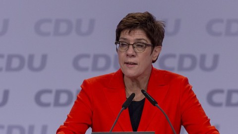 Germany, CDU turnaround: Merkel's heir resigns