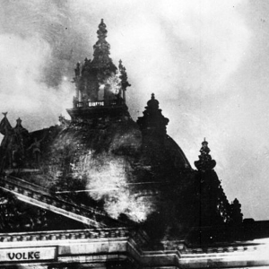 ACCADDE OGGI – Reichstag: l’incendio che nel ’33 spianò la strada al Nazismo