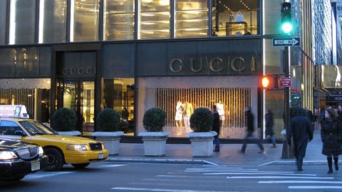 Lujo: Gucci empuja a Kering hacia Moncler en Piazza Affari