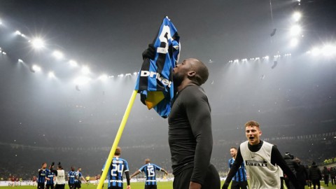 Inter derbiyi kazanır ve Juve'ye ulaşır ama Lazio sadece bir puan uzakta