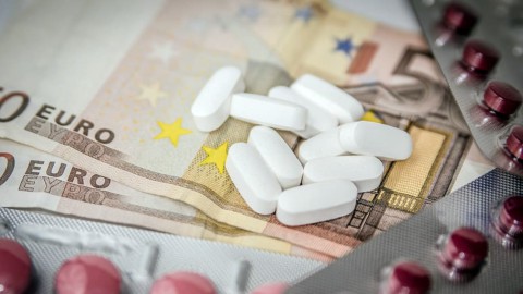 Borsa, Ftse Mib avvista quota 25 mila: brillano i farmaceutici