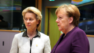 Von der Leyen e Merkel