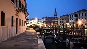 Venezia e il canal grande con il coronavirus