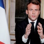 Ucrania, Macron no descarta enviar soldados si Rusia logra avanzar hacia el frente. Y Moscú supera las defensas en Donbass: porque es un obstáculo para Kiev